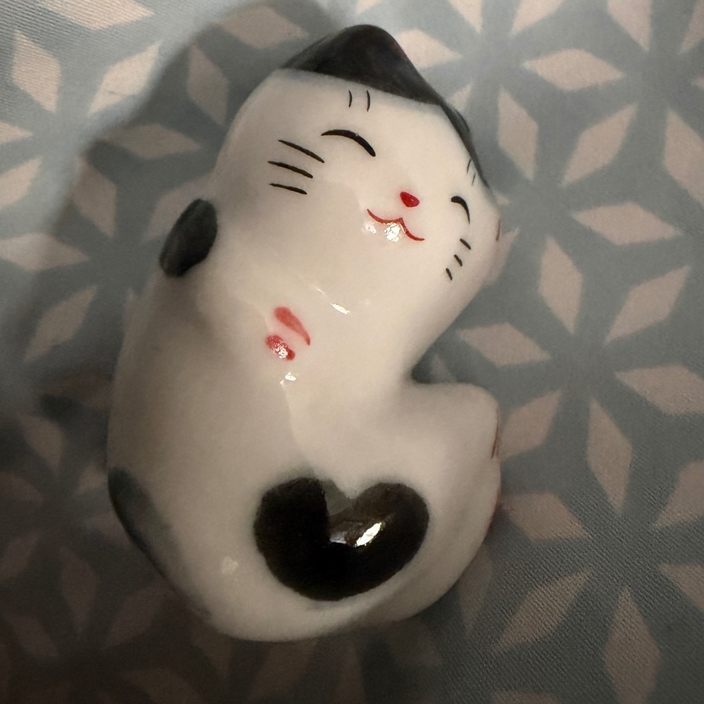 Lucky Cat‎ Chopstick Holder Rest Ceramic Figure Black White New